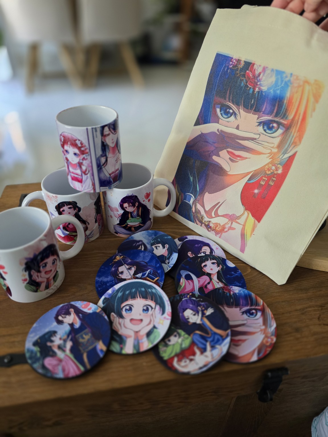 Mugs, tote bag et dessous de verre de la collection Les Carnets de l’apothicaire